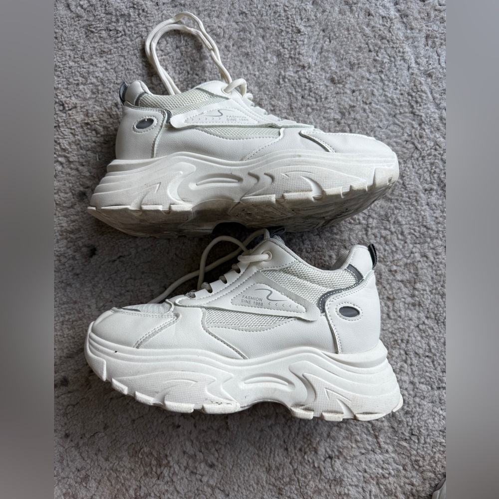 White Sneakers, It has some stains, it is an Asian size 38